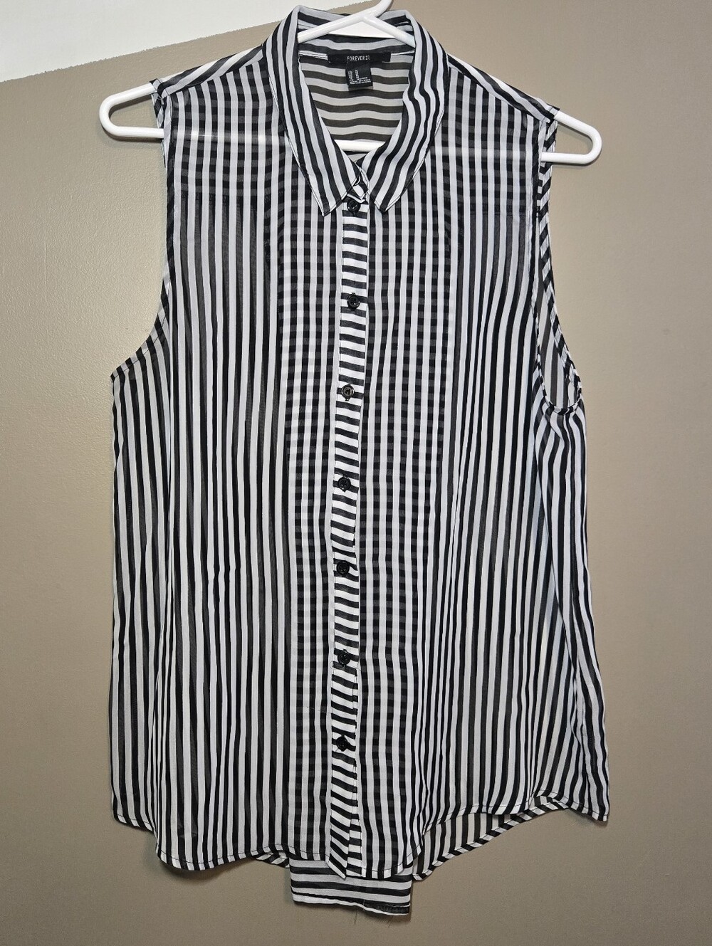 Forever 21 Women's Sleeveless Button Up Blouse Black White Striped Size Medium